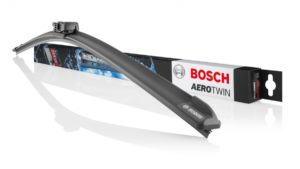 Чистачка за предното стъкло Aerotwin на Bosch с усъвършенствано гумено перо