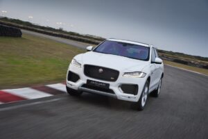 Jaguar F-Pace. Какво да проверим преди покупка и какво да сменим след това?