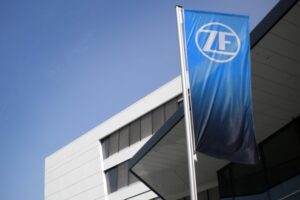 ZF ускорява преструктурирането си