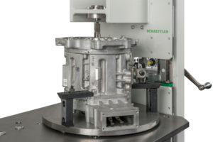 Schaeffler въвежда специализиран инструмент. Той позволява ремонт на електрически двигатели.